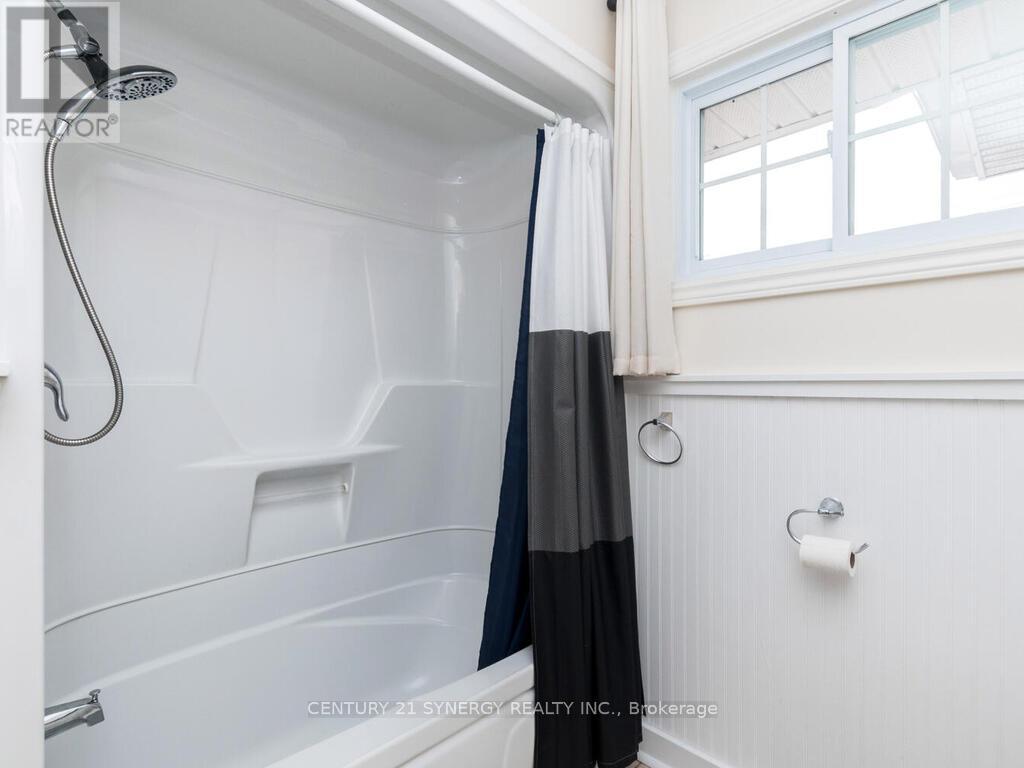 261 James Avenue, Renfrew, Ontario  K7V 2P1 - Photo 18 - X12058914