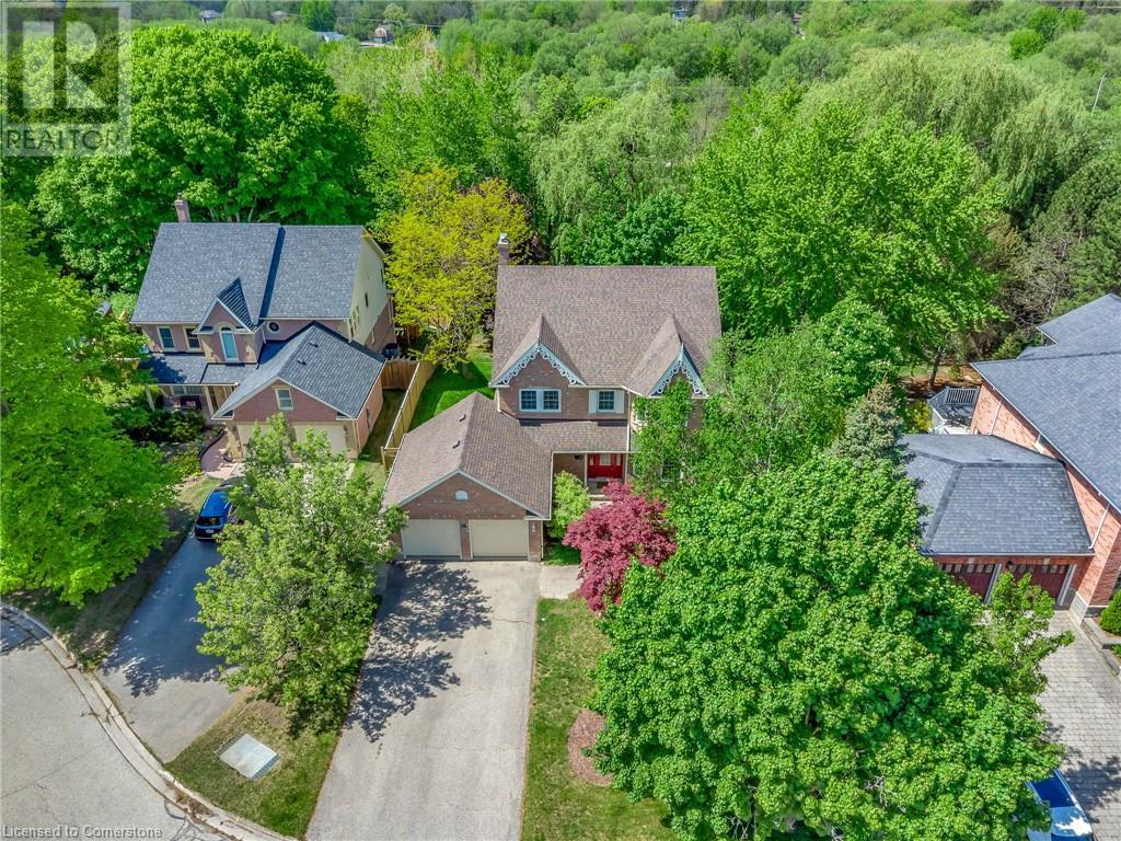 10 Huntingwood Court, Kitchener, Ontario  N2P 2A7 - Photo 2 - 40728930