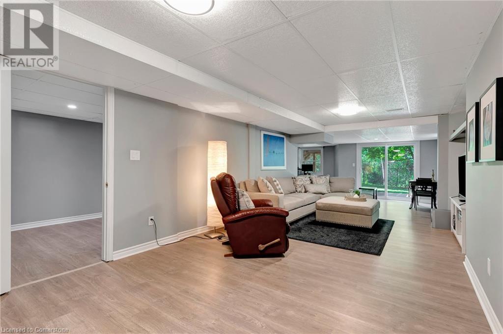 10 Huntingwood Court, Kitchener, Ontario  N2P 2A7 - Photo 31 - 40728930