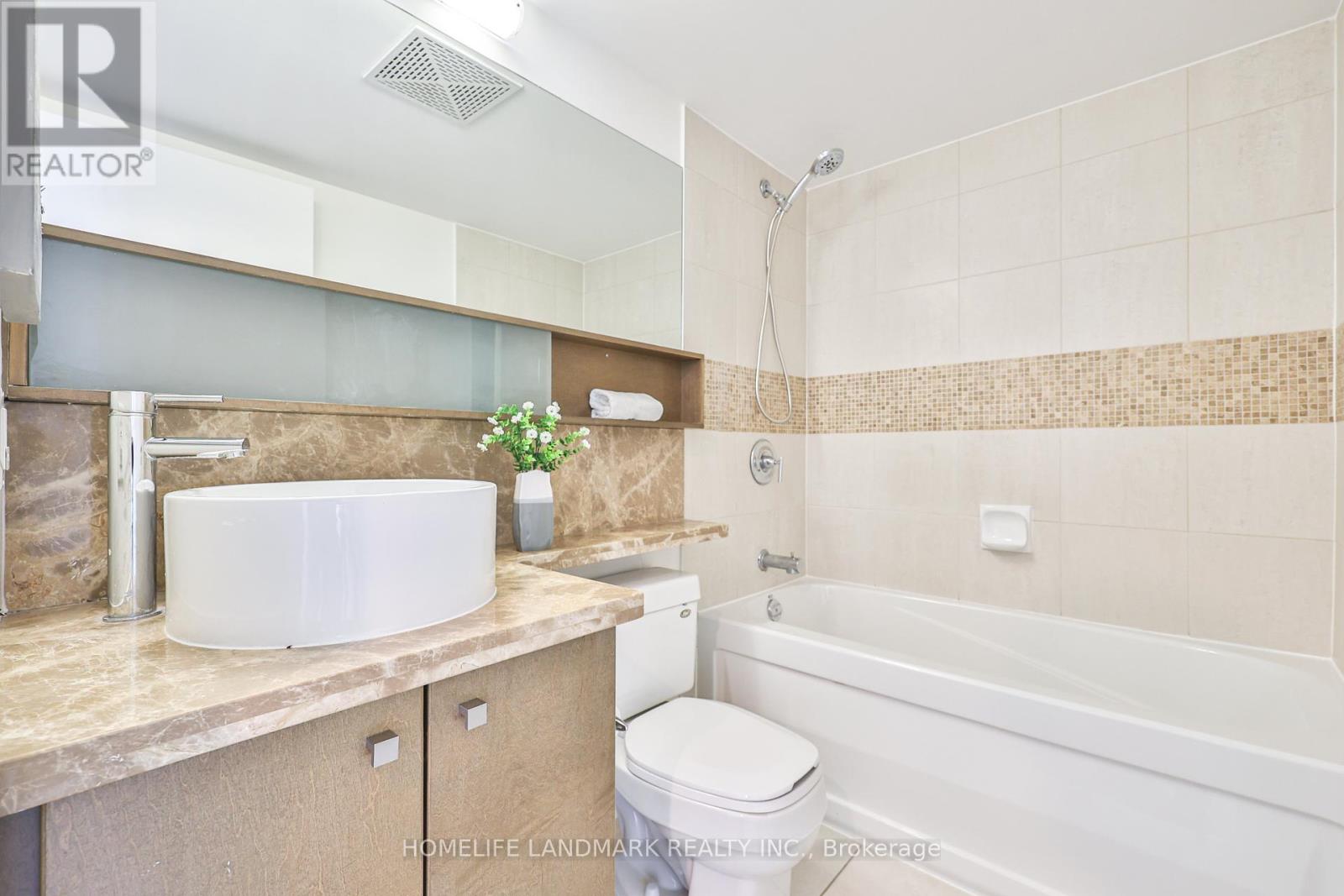 7 Brunel Court, Toronto, Ontario  M5V 3Y2 - Photo 25 - C12146108