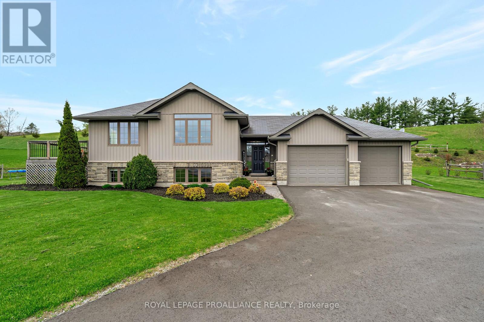118 GENTLEBREEZE DRIVE, Belleville, Ontario