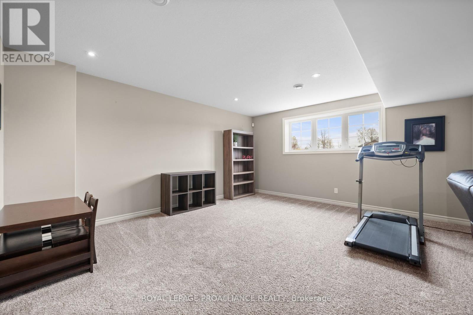 118 GENTLEBREEZE DRIVE Belleville