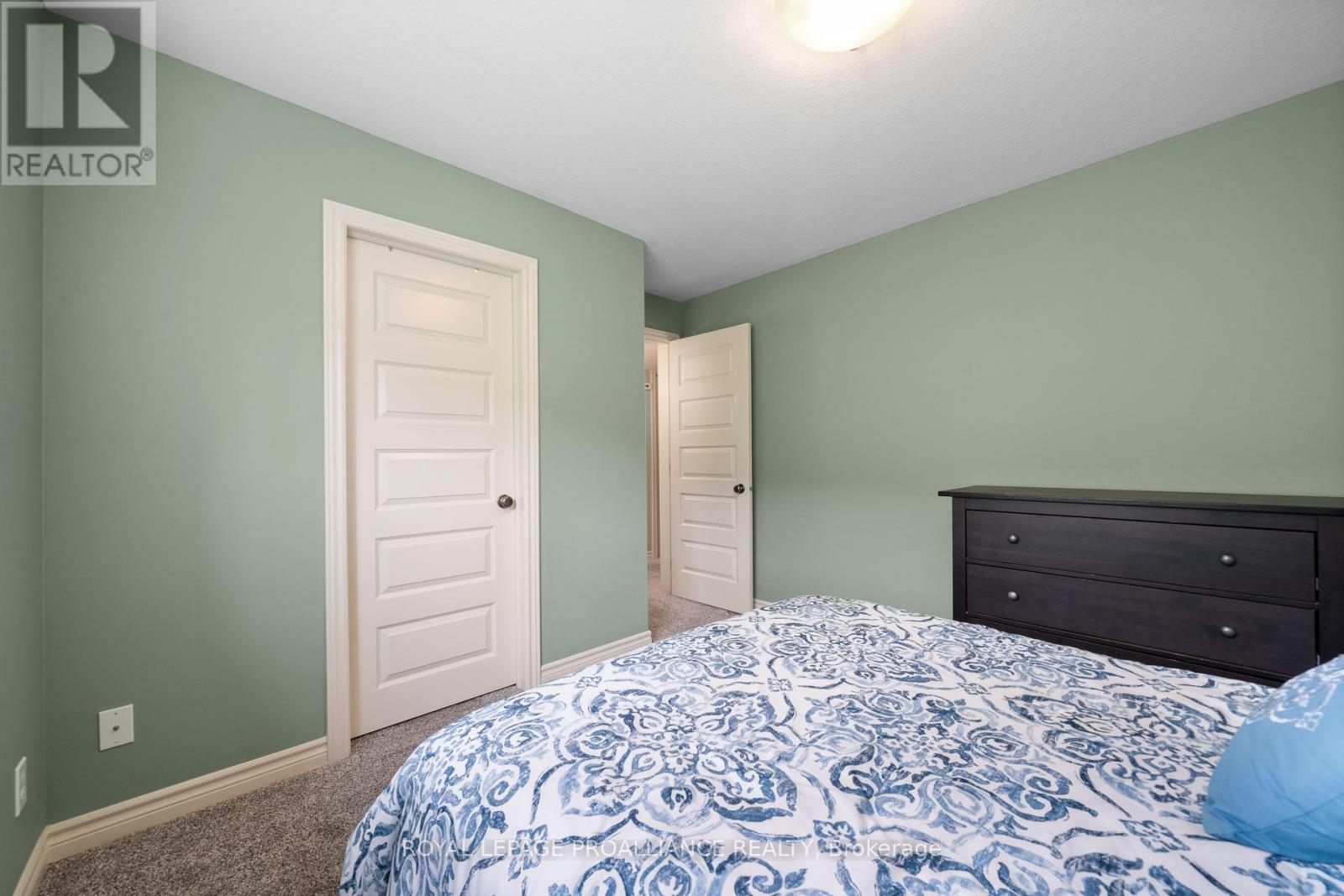 118 Gentlebreeze Drive, Belleville, Ontario  K0K 2V0 - Photo 38 - X12145261