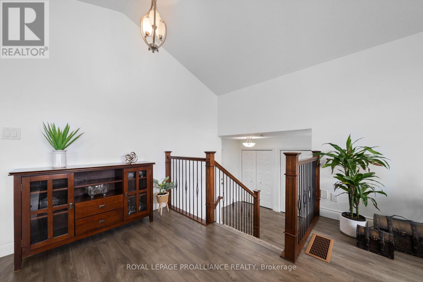 118 Gentlebreeze Drive, Belleville, Ontario  K0K 2V0 - Photo 9 - X12145261