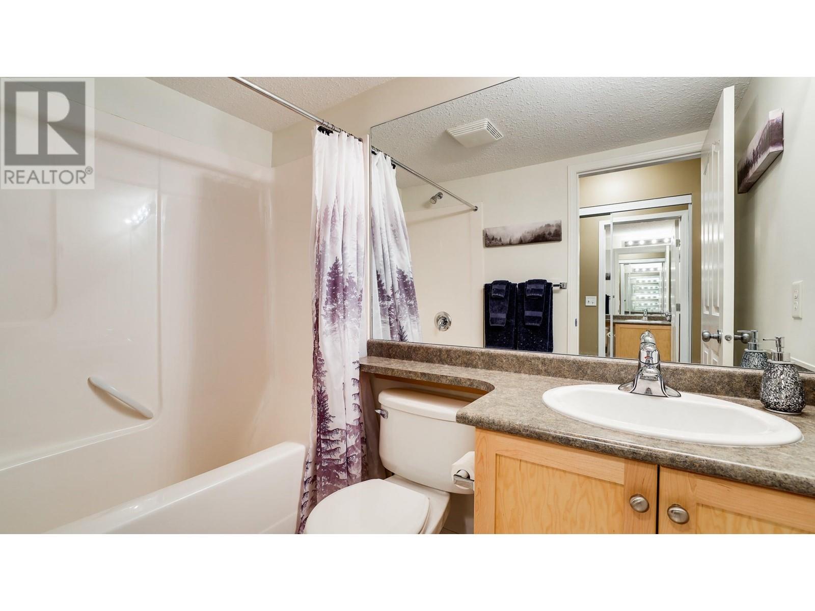 4769 FORSTERS LANDING Road Unit# 208, Radium Hot Springs, BC V0A1M0