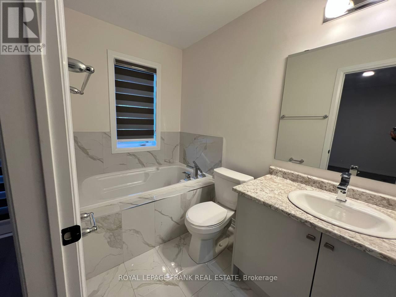 39 Bavin Street, Clarington, Ontario  L1C 7H5 - Photo 11 - E12161434