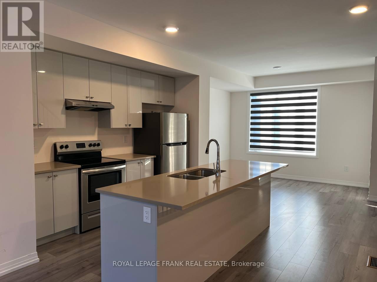 39 Bavin Street, Clarington (Bowmanville), Ontario  L1C 7H5 - Photo 3 - E12161434