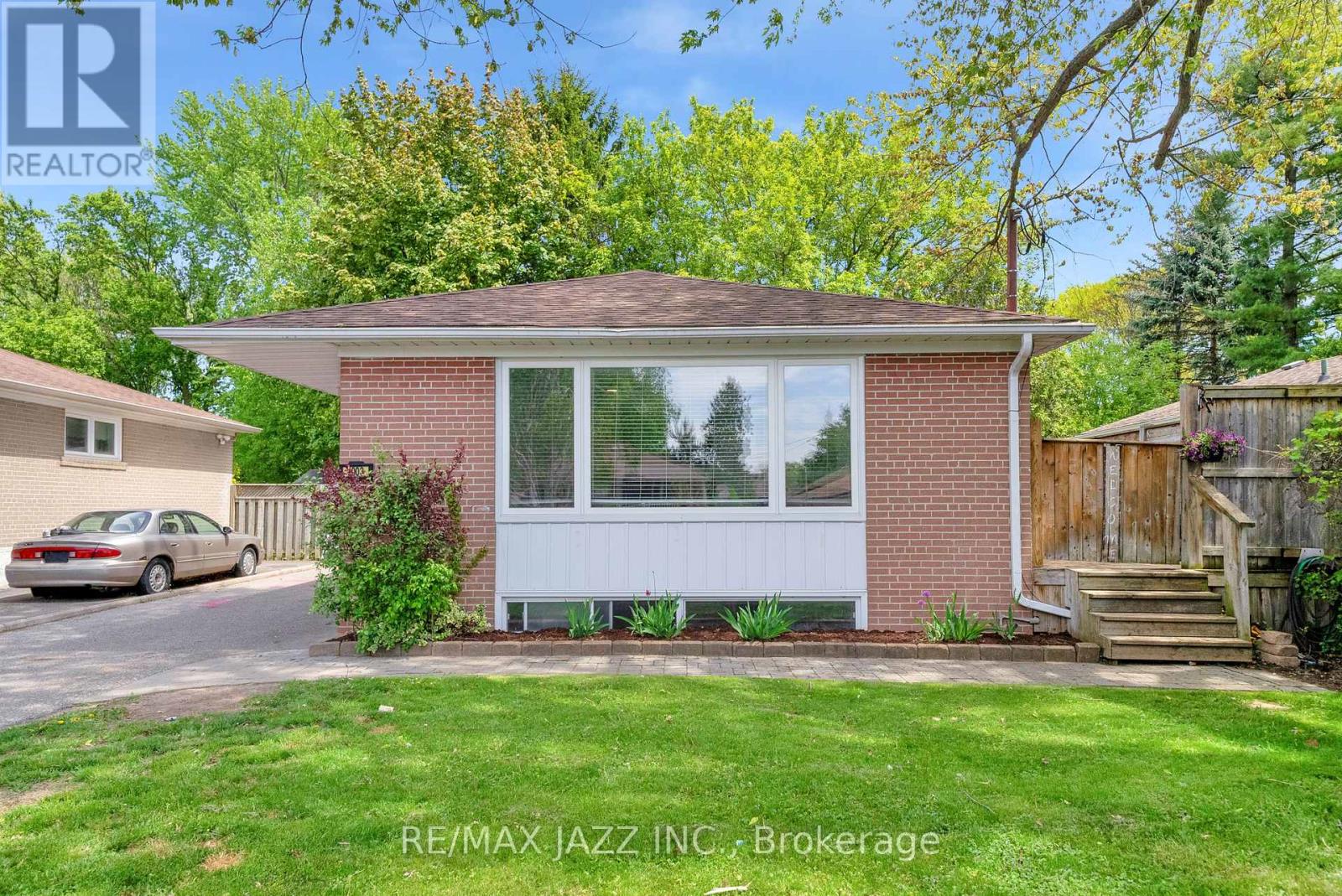 1003 Centre Street N, Whitby (Williamsburg), Ontario  L1N 4V4 - Photo 3 - E12161500