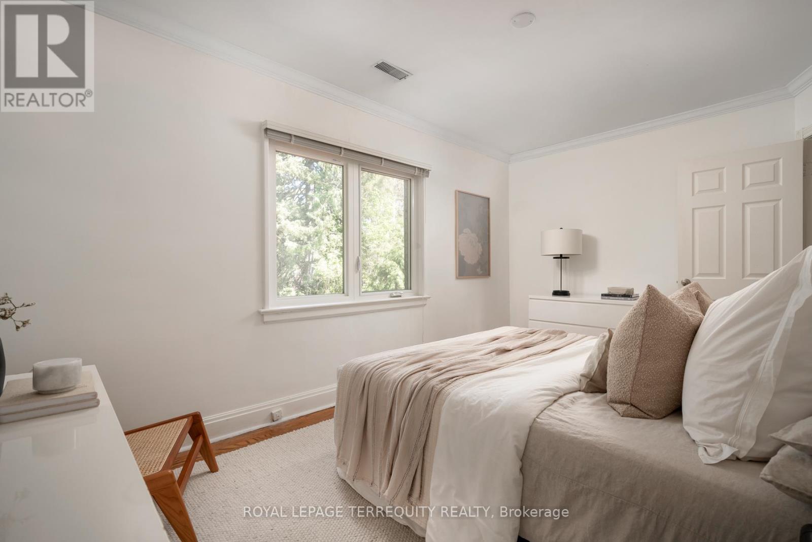 175 Prince Edward Drive S, Toronto, Ontario  M8Y 3W7 - Photo 24 - W12160172
