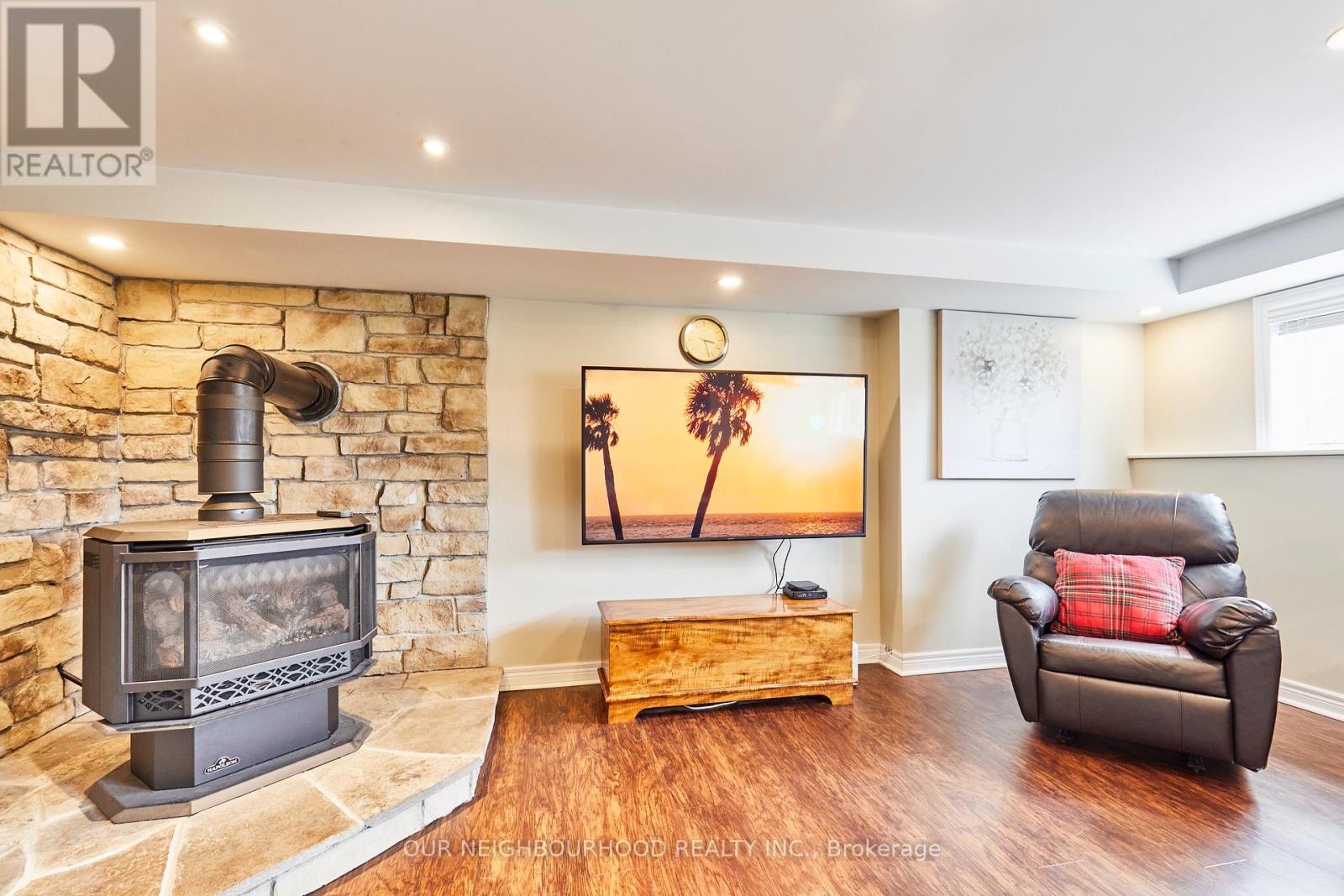 32 Blue Water Avenue, Kawartha Lakes, Ontario  K9V 0K6 - Photo 35 - X12161587