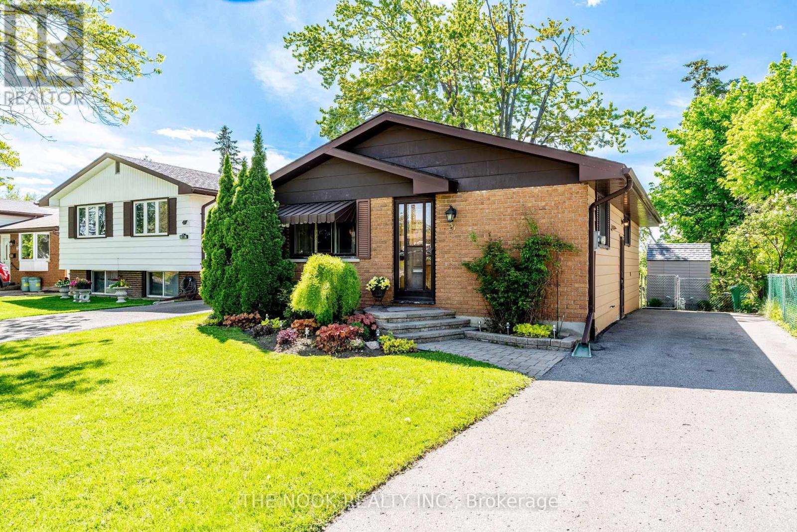 21 Rideau Crescent, Peterborough South, Ontario  K9J 1G7 - Photo 2 - X12161591