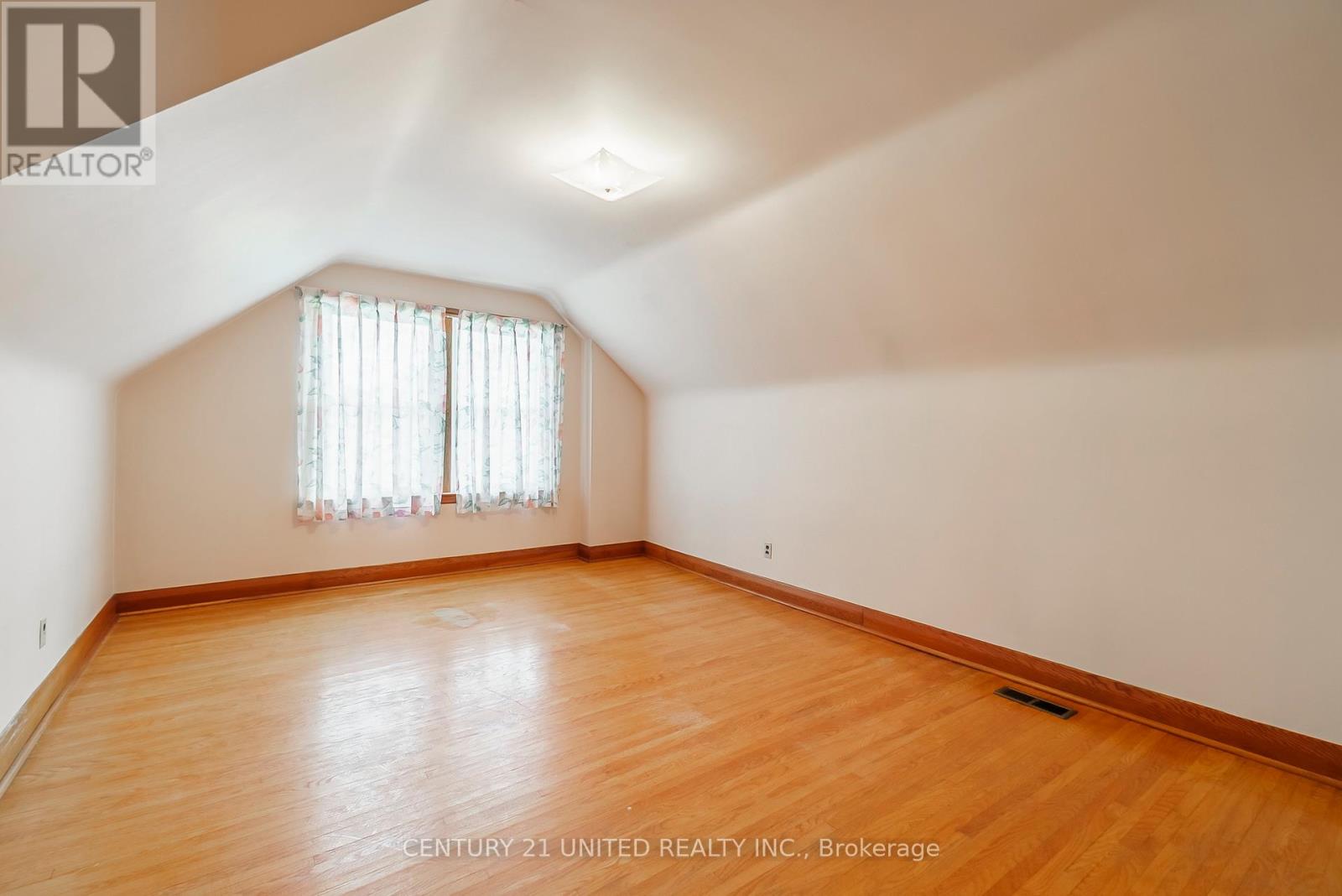 1486 Glencairn Avenue, Peterborough West, Ontario  K9J 6S3 - Photo 21 - X12161725