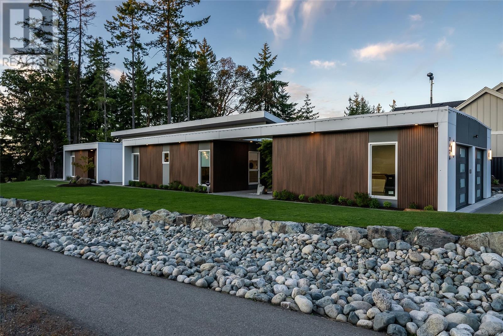 Property at 7426 Spence's Way image 3