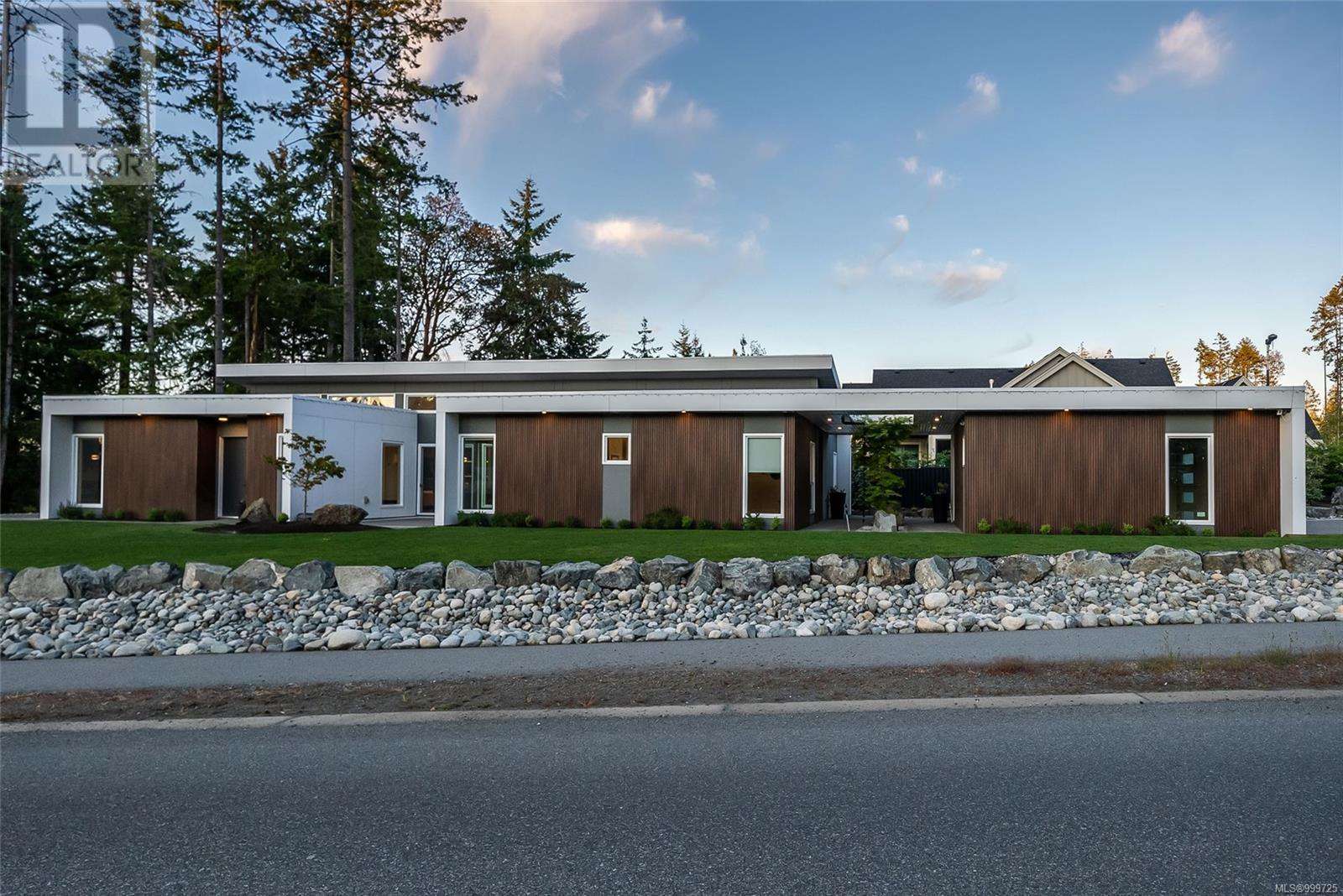 Property at 7426 Spence's Way image 4
