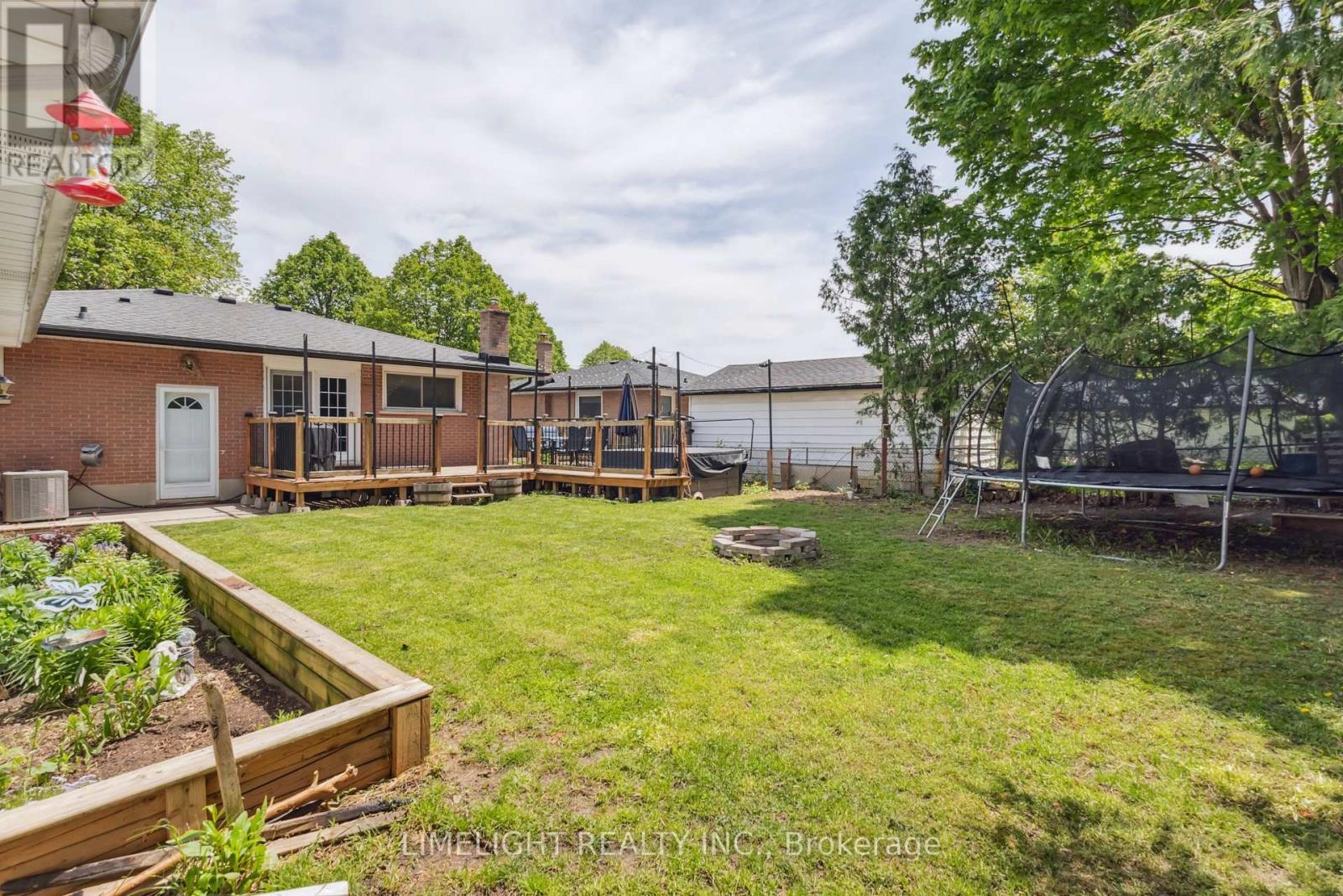15 Oneida Road, London East, Ontario  N5V 2X2 - Photo 36 - X12161421