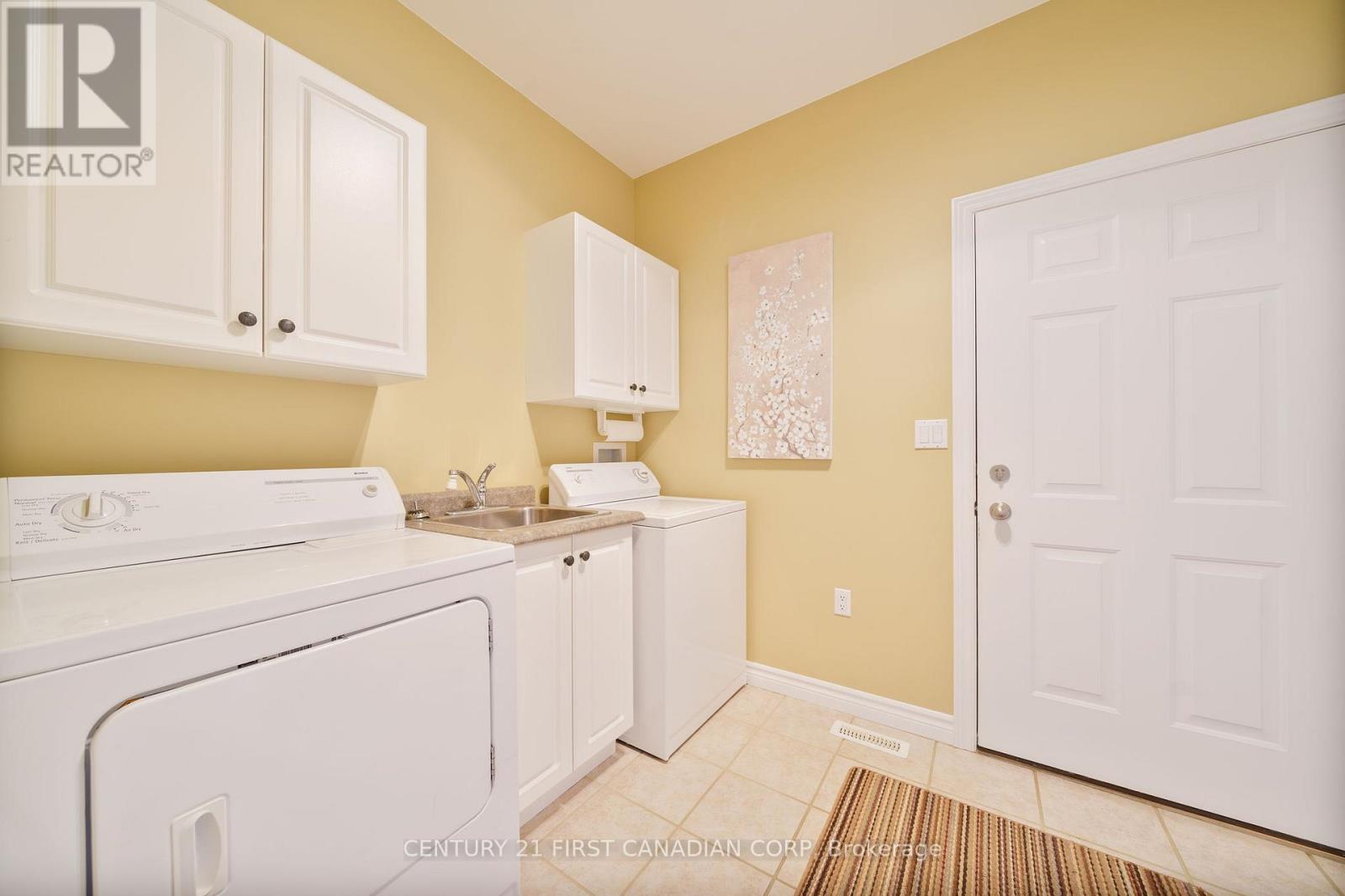 487 Petersen Avenue, Strathroy-Caradoc, Ontario  N7G 4L5 - Photo 18 - X12161602