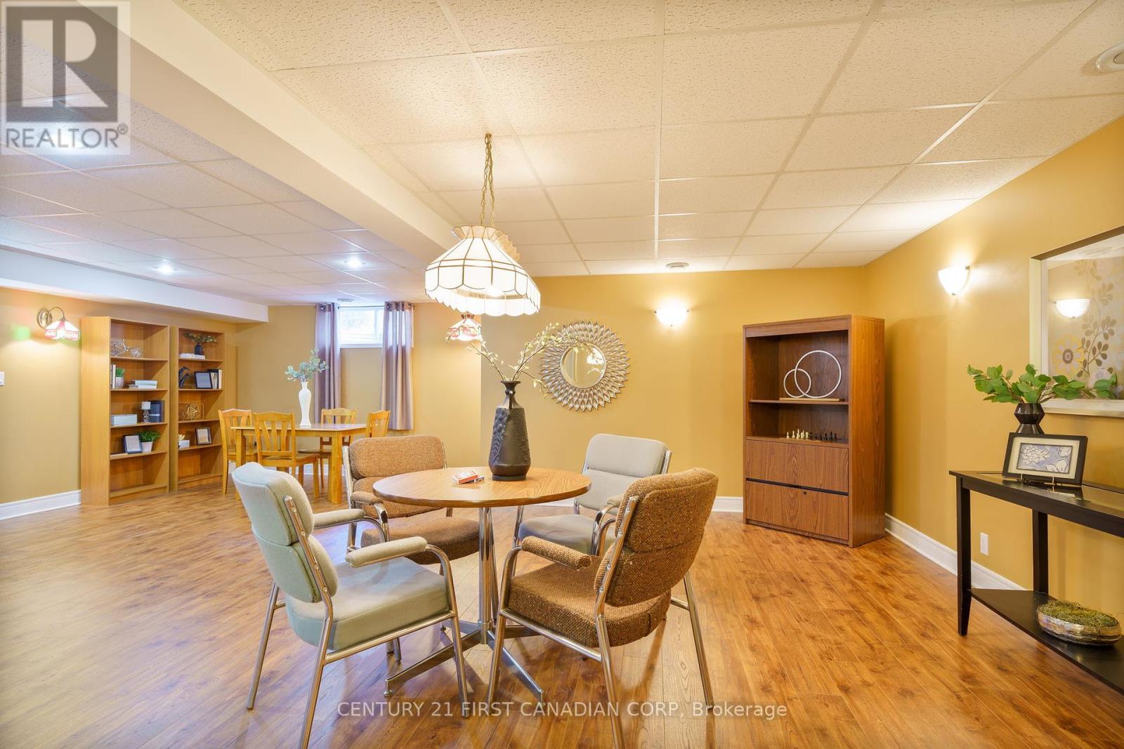 487 Petersen Avenue, Strathroy-Caradoc, Ontario  N7G 4L5 - Photo 25 - X12161602