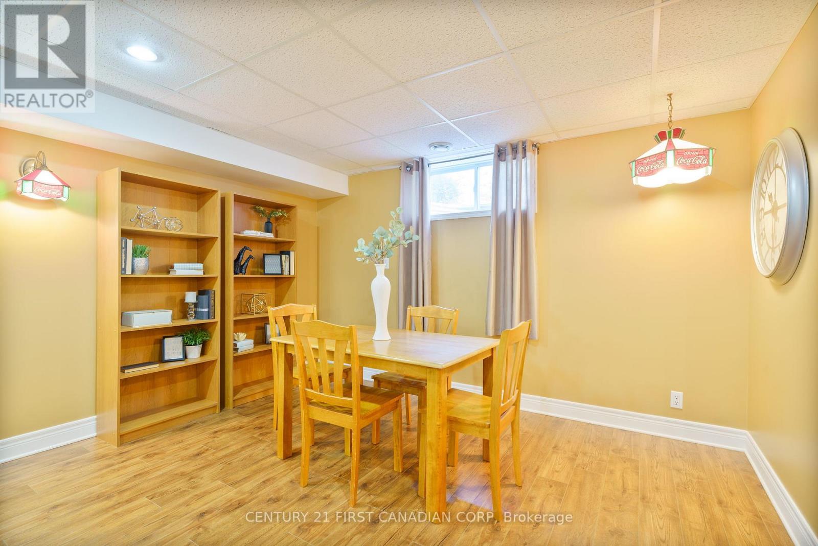 487 Petersen Avenue, Strathroy-Caradoc, Ontario  N7G 4L5 - Photo 26 - X12161602