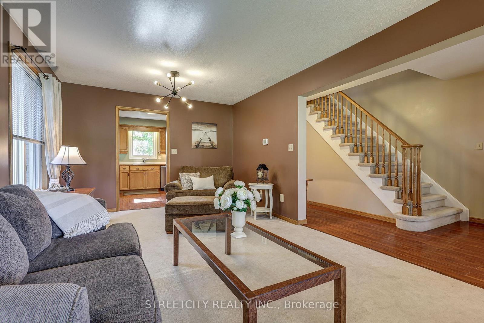 10 Timberlane Crescent, St. Thomas, Ontario  N5P 4G9 - Photo 9 - X12161996