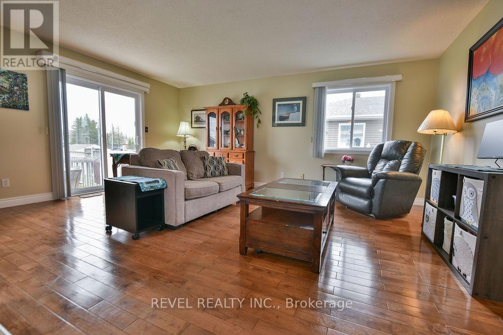 22 Kenneth Crescent, Timmins (Porcupine - East), Ontario  P0N 1C0 - Photo 3 - T12161442