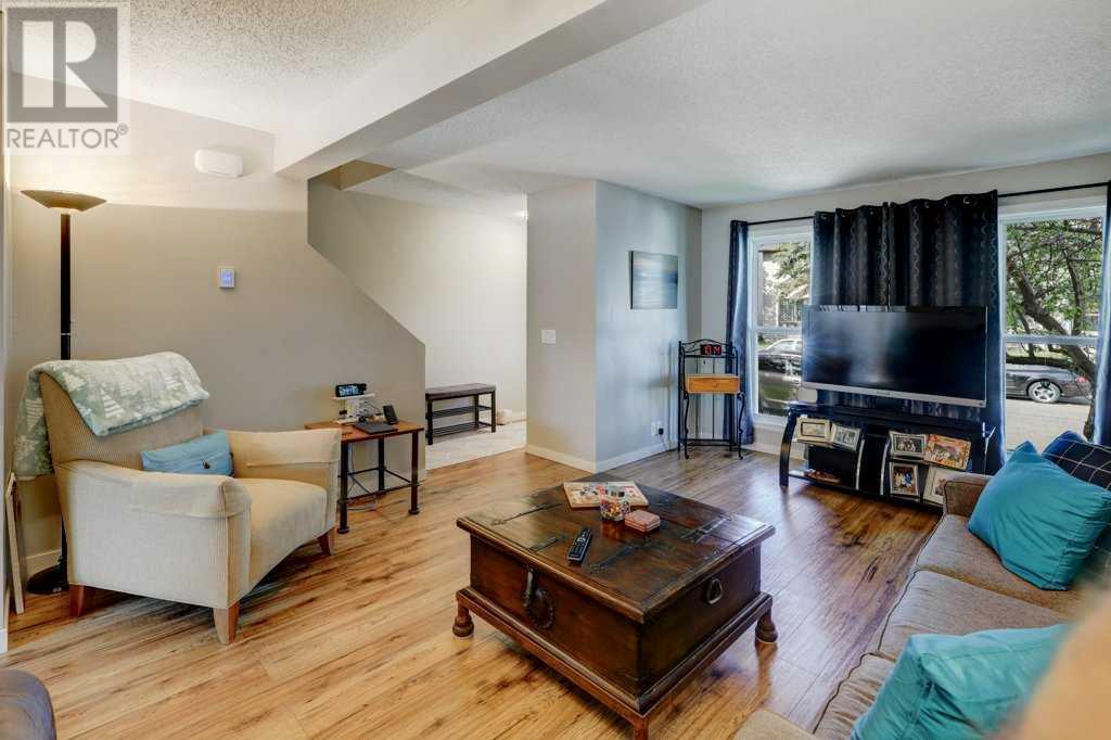 44 Castlegreen Close Ne, Calgary, Alberta  t3j 1y6 - Photo 5 - A2221583