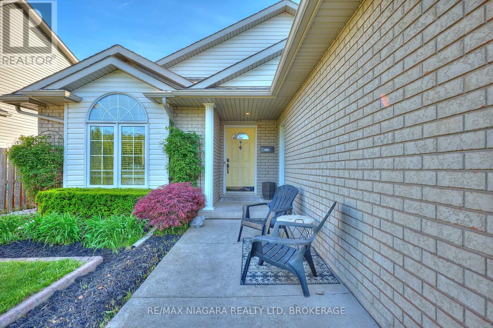 349 Lea Crescent, Welland (West Welland), Ontario  L3C 7J8 - Photo 4 - X12161420