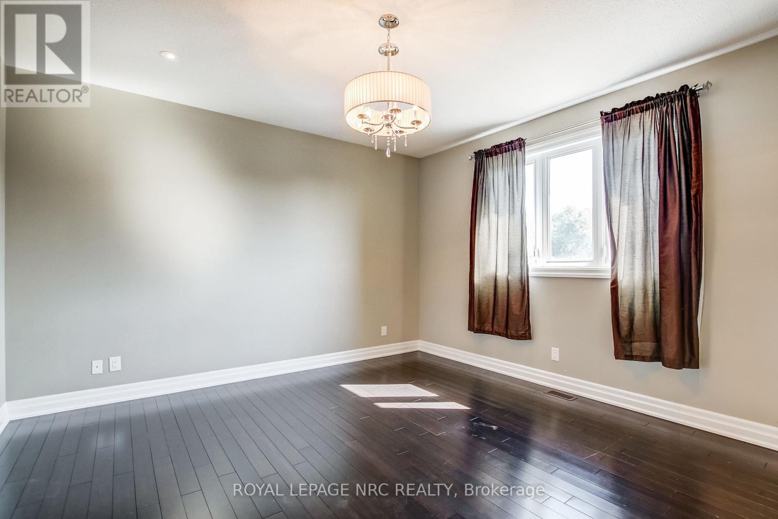 5784 Ironwood Street, Niagara Falls (Forestview), Ontario  L2H 0G4 - Photo 11 - X12161687