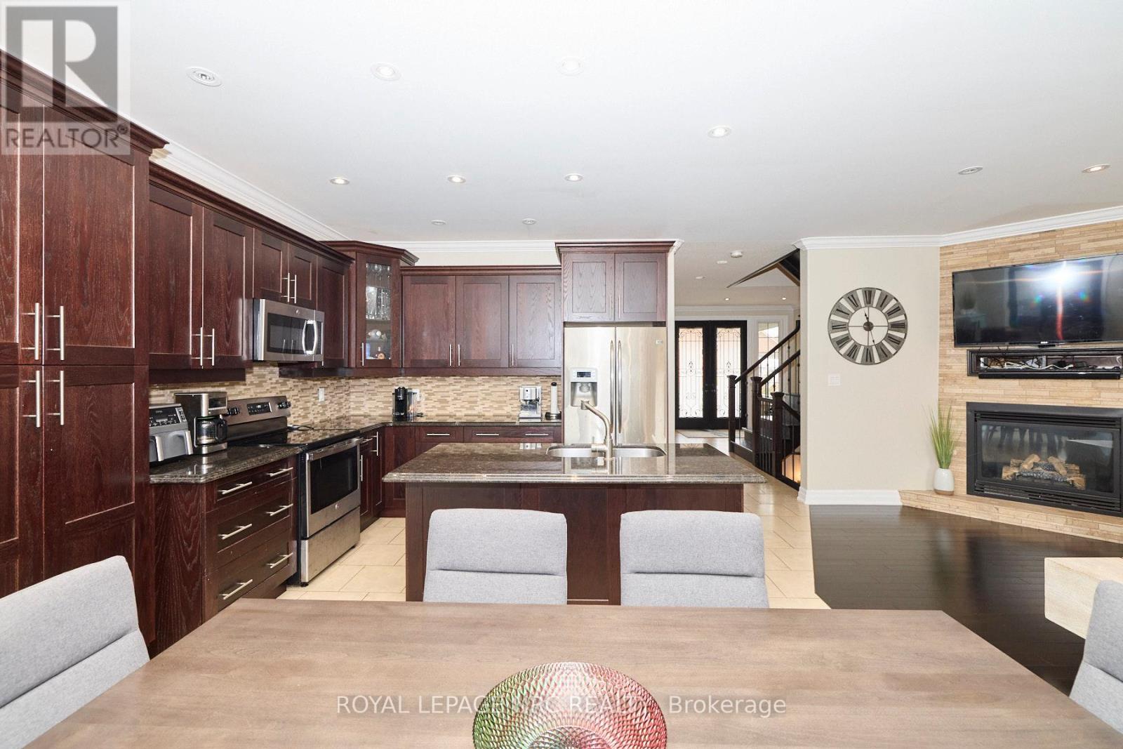 5784 Ironwood Street, Niagara Falls (Forestview), Ontario  L2H 0G4 - Photo 9 - X12161687