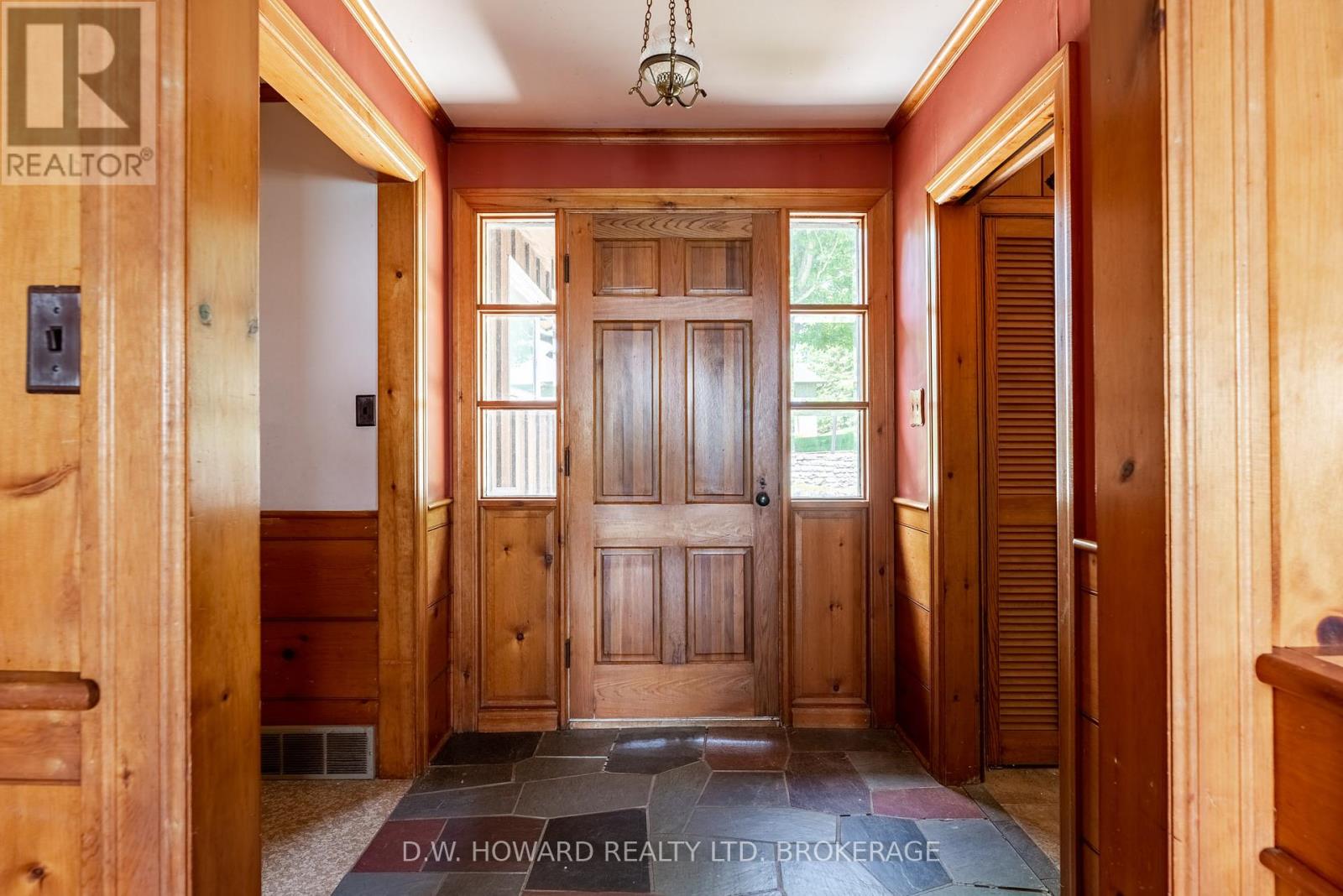 10121 Cedar Crest Road, Wainfleet, Ontario  L3K 5V4 - Photo 10 - X12161762
