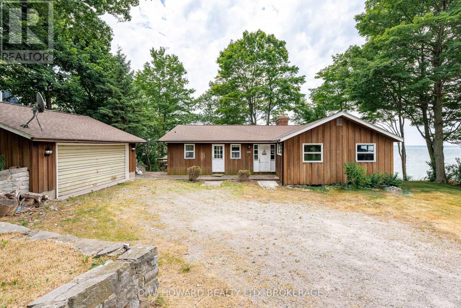 Property at 10121 CEDAR CREST ROAD image 5