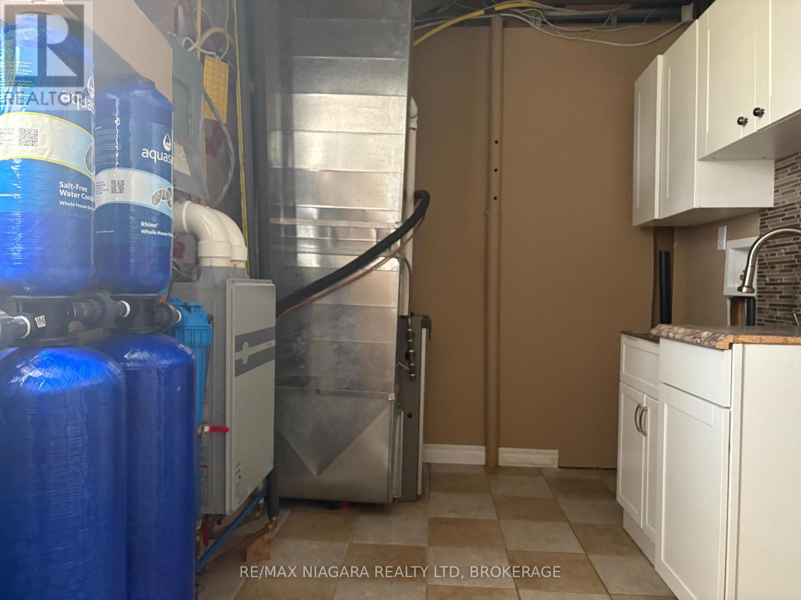 3949 Greenlane Road, Lincoln (Lincoln Lake), Ontario  L0R 1B1 - Photo 21 - X12161861