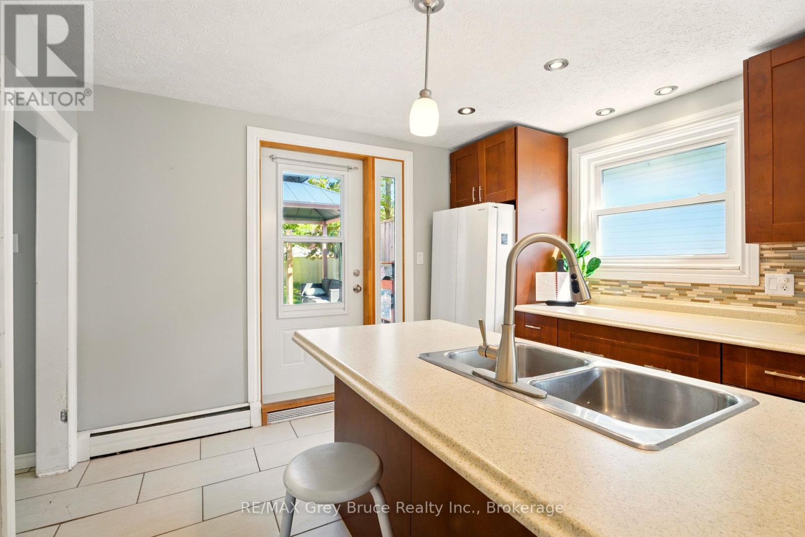 1789 6th Avenue E, Owen Sound, Ontario  N4K 2V9 - Photo 9 - X12161684
