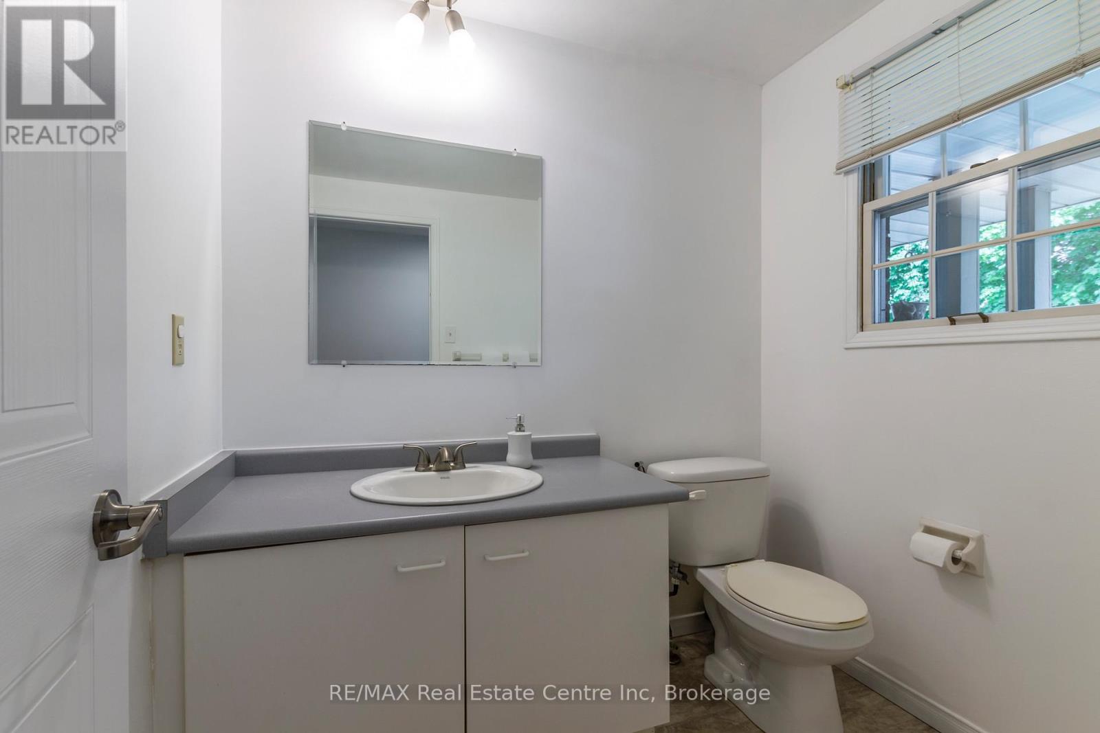 61 Grandridge Crescent, Guelph, Ontario  N1H 8G2 - Photo 12 - X12161860