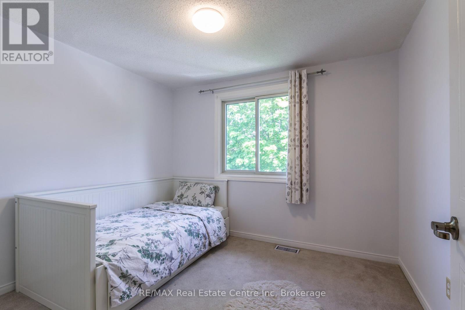 61 Grandridge Crescent, Guelph, Ontario  N1H 8G2 - Photo 14 - X12161860