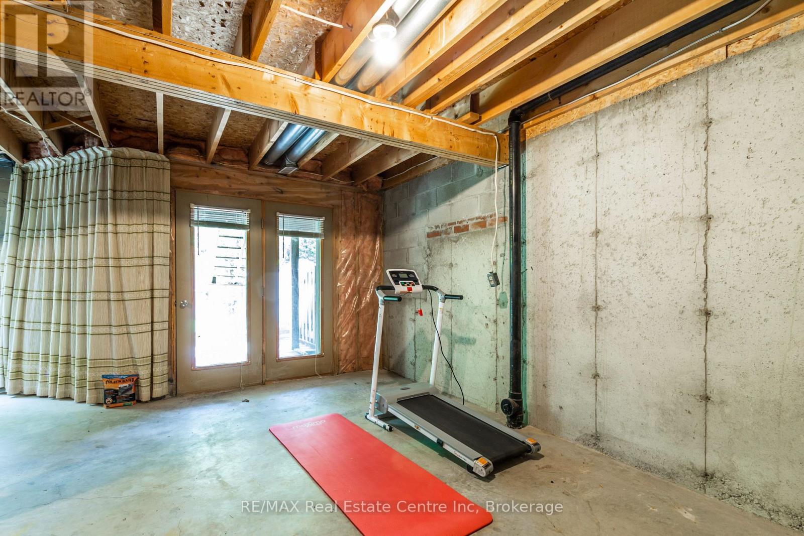 61 Grandridge Crescent, Guelph, Ontario  N1H 8G2 - Photo 23 - X12161860