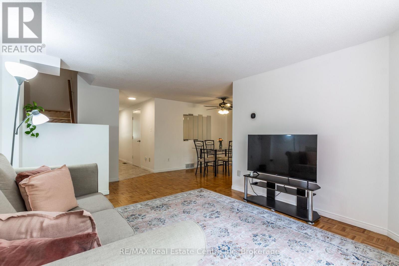 61 Grandridge Crescent, Guelph, Ontario  N1H 8G2 - Photo 6 - X12161860