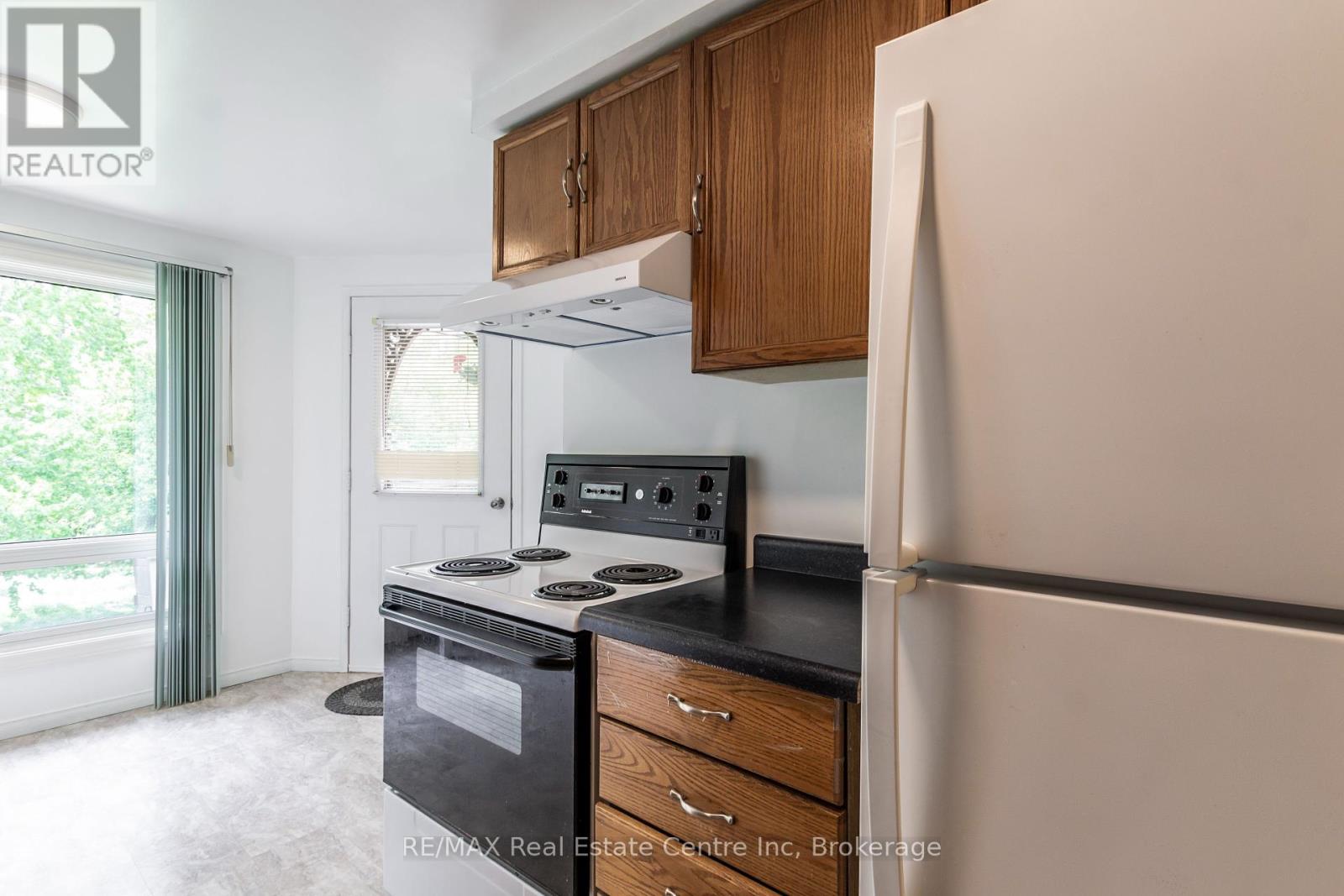61 Grandridge Crescent, Guelph, Ontario  N1H 8G2 - Photo 9 - X12161860