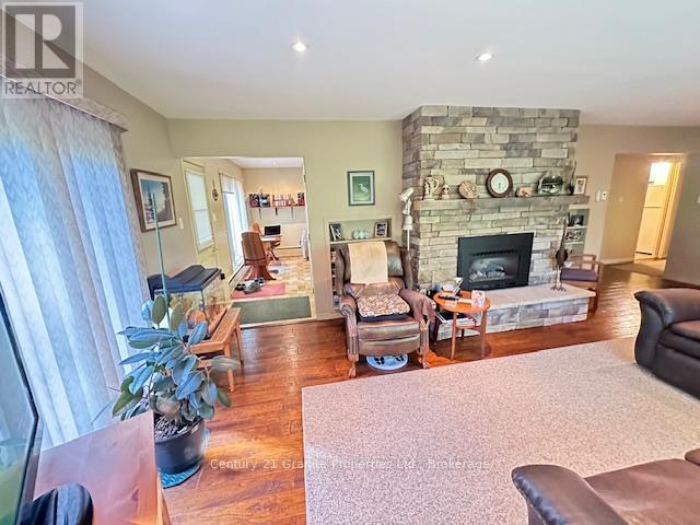 45 Isabella Street, Parry Sound, Ontario  P2A 1M4 - Photo 15 - X12161990