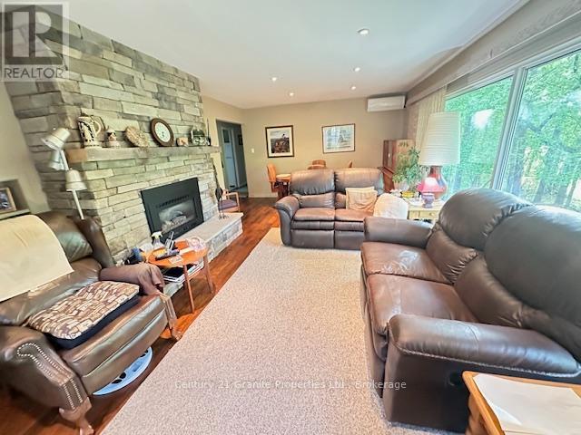 45 Isabella Street, Parry Sound, Ontario  P2A 1M4 - Photo 16 - X12161990