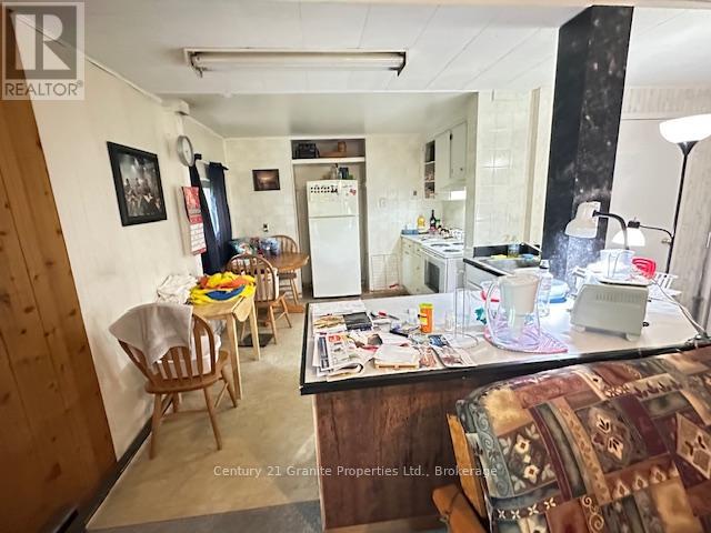 45 Isabella Street, Parry Sound, Ontario  P2A 1M4 - Photo 39 - X12161990