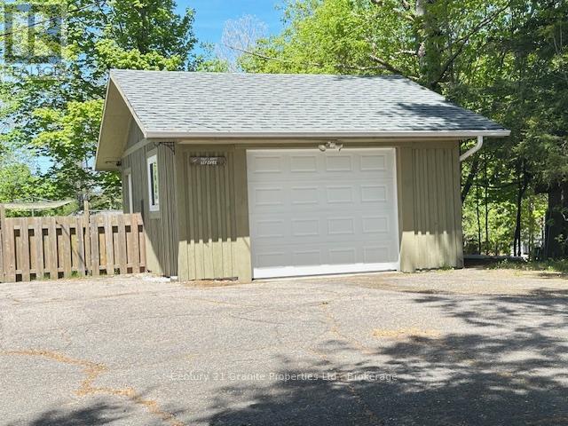 45 Isabella Street, Parry Sound, Ontario  P2A 1M4 - Photo 4 - X12161990