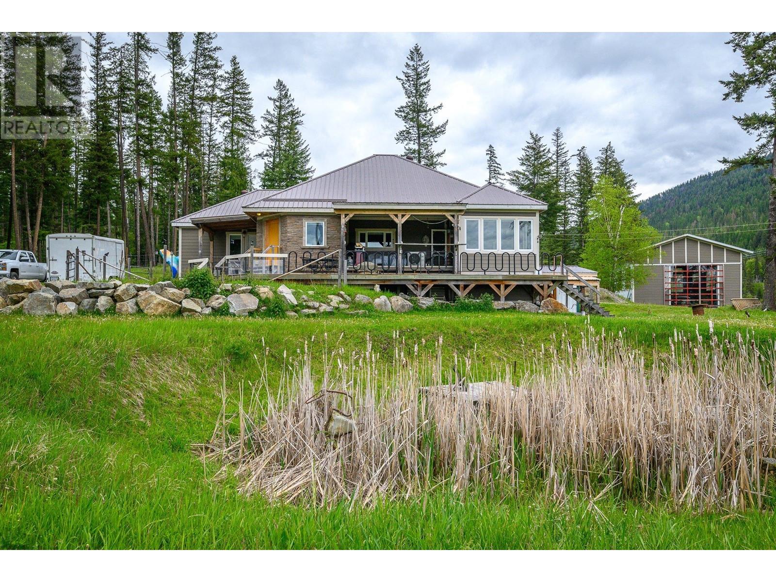 4 Hollingsworth Road, Cherryville, BC V0E2G3