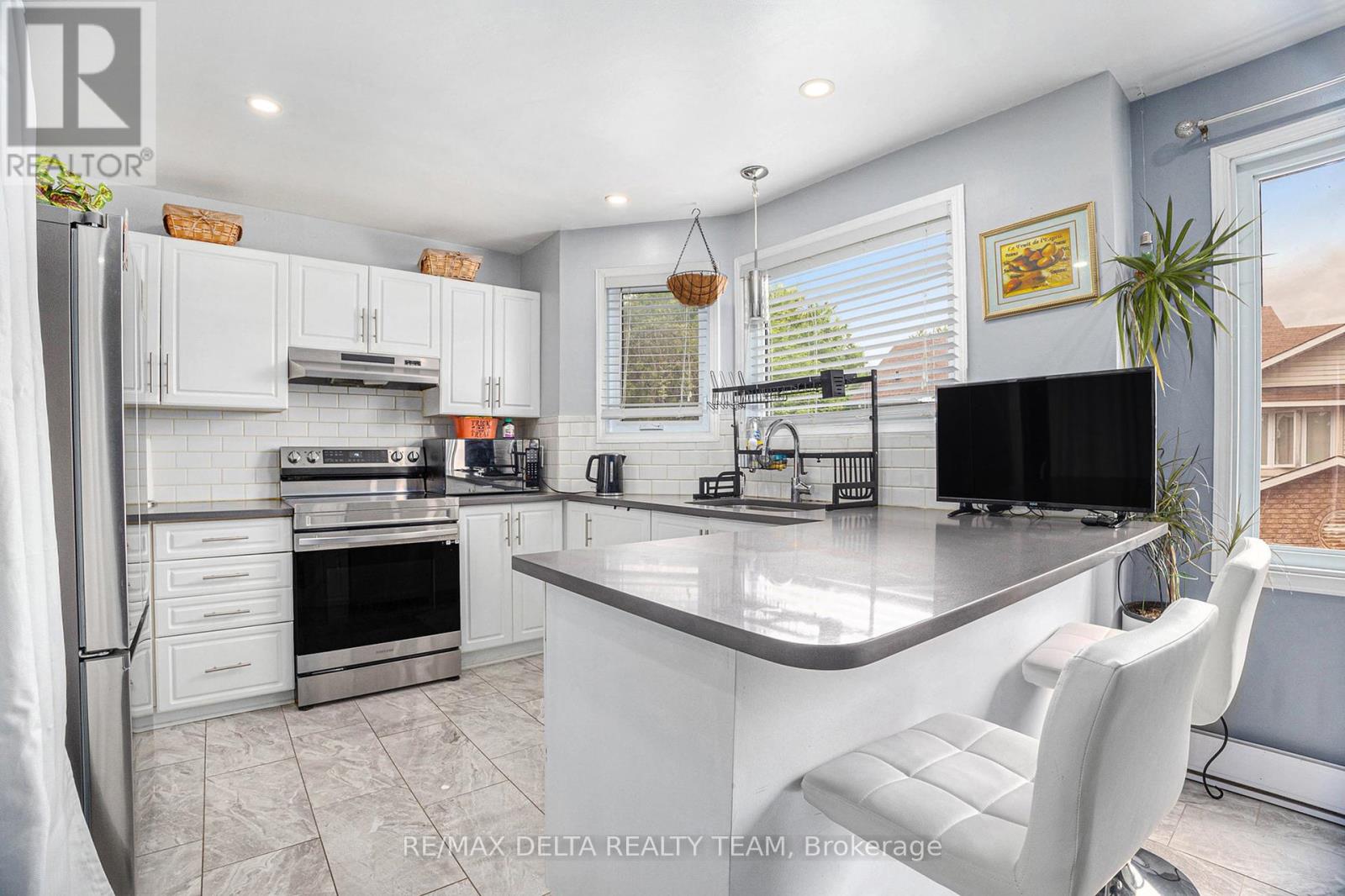 2062 Riviera Street, Clarence-Rockland, Ontario  K4K 1J4 - Photo 6 - X12161407