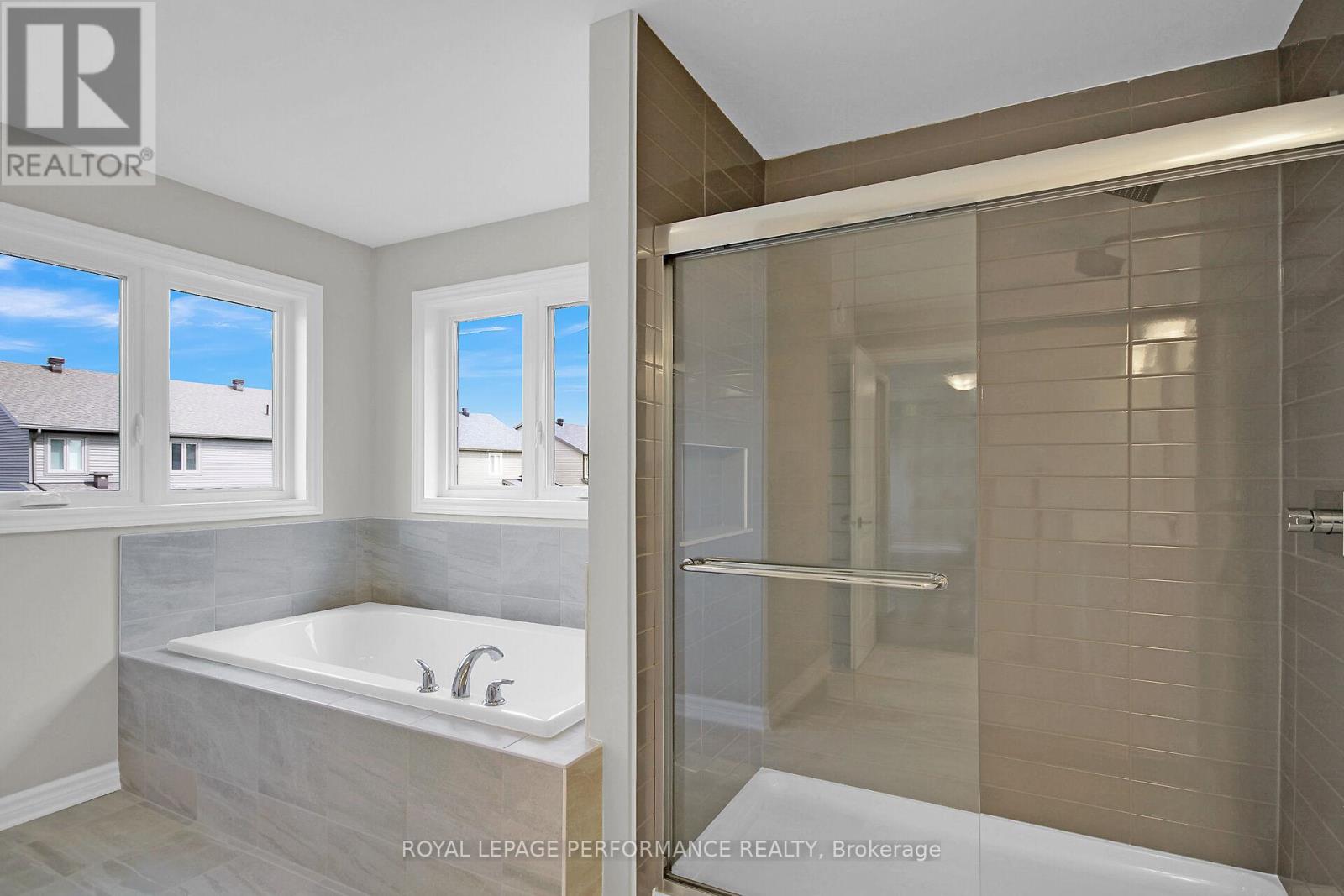 474 Central Park Boulevard, Russell, Ontario  K4R 1E9 - Photo 18 - X12161412