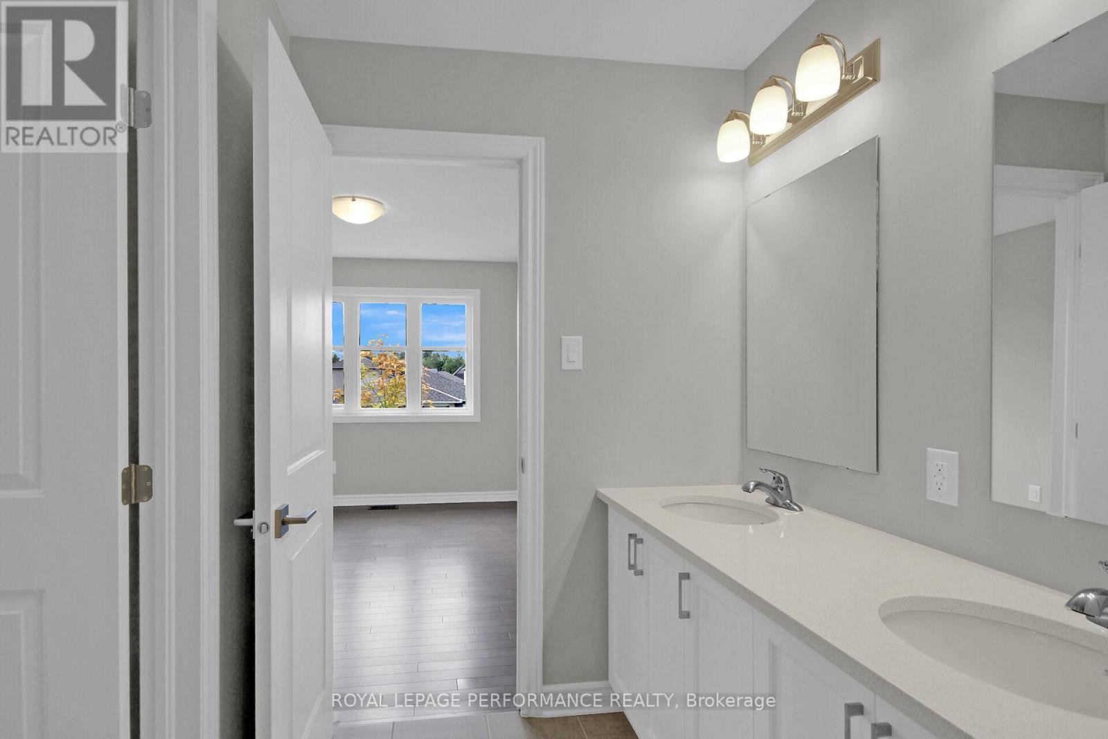 474 Central Park Boulevard, Russell, Ontario  K4R 1E9 - Photo 21 - X12161412