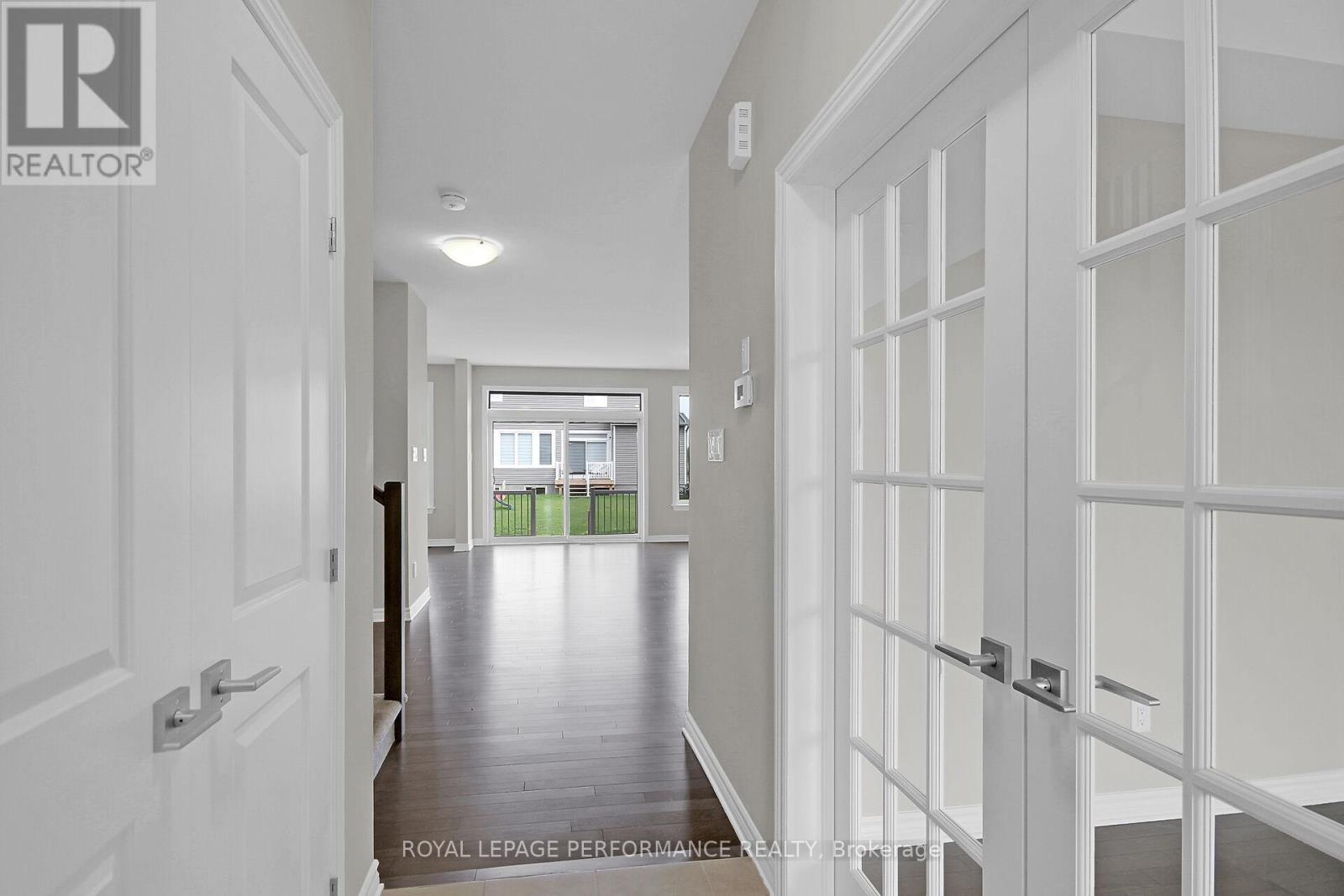 474 Central Park Boulevard, Russell, Ontario  K4R 1E9 - Photo 3 - X12161412