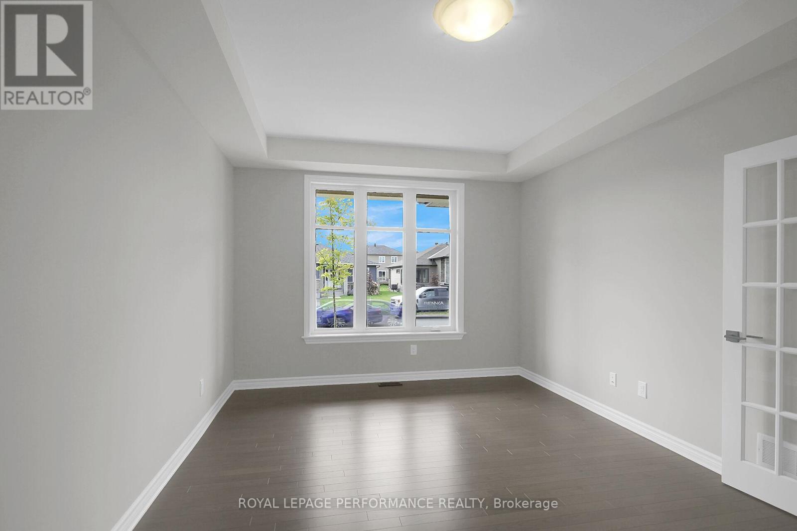 474 Central Park Boulevard, Russell, Ontario  K4R 1E9 - Photo 4 - X12161412