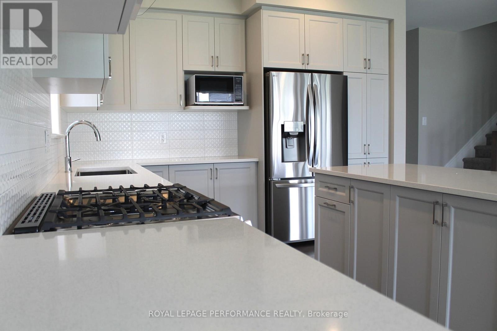 474 Central Park Boulevard, Russell, Ontario  K4R 1E9 - Photo 8 - X12161412