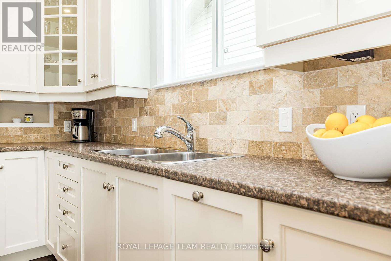 136 Kempten Court, North Grenville, Ontario  K0G 1J0 - Photo 8 - X12161522