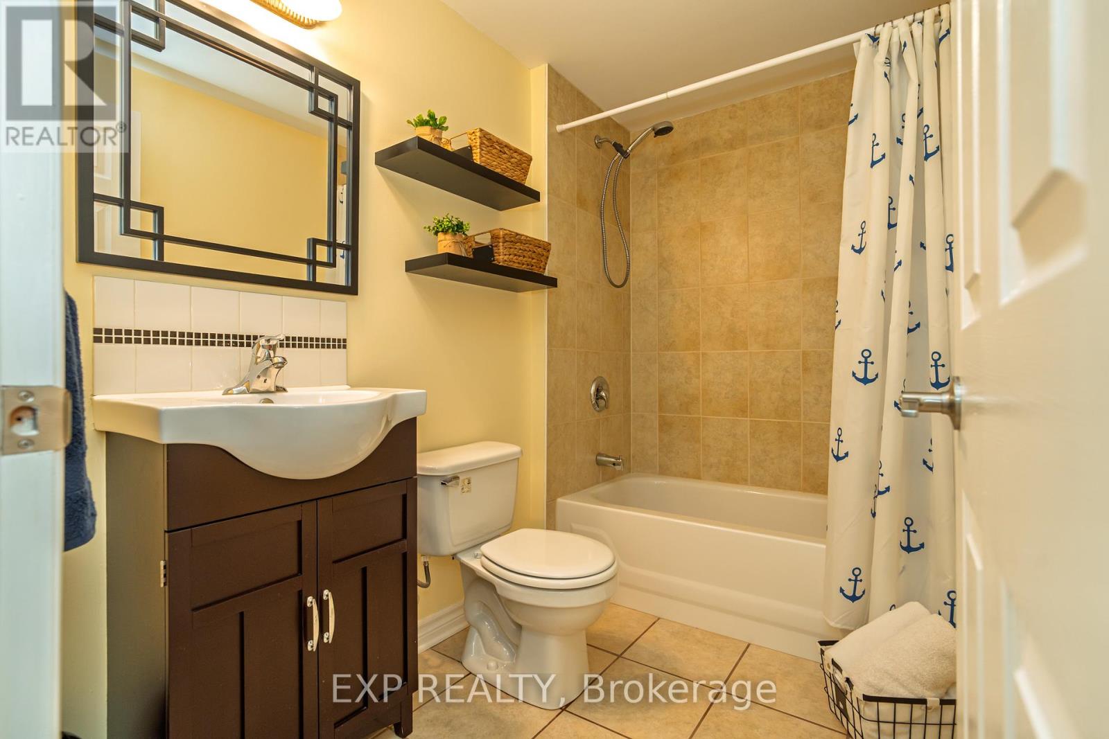 65 Friendly Crescent, Ottawa, Ontario  K2S 2B6 - Photo 38 - X12161547